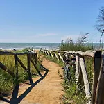 דירה Bright Close To The Sea *