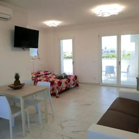 Bright Close To The Sea Daire